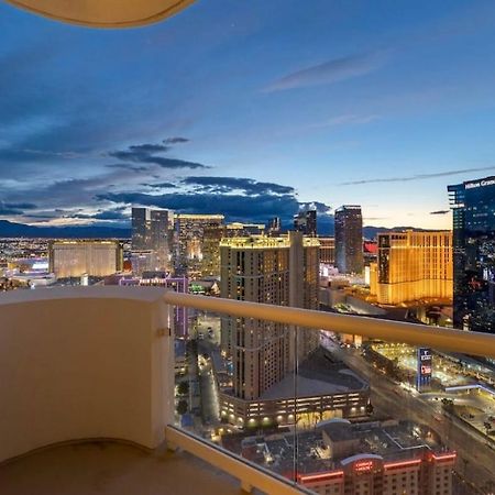 Balcony Full Strip View Suite Mgm Signature Free Valet Las Vegas Exterior foto